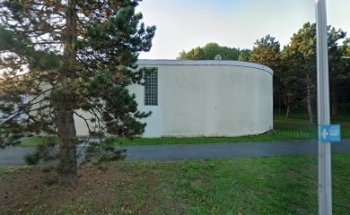 Zone d'agrès de musculation