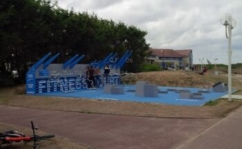 Complexe sportif plein air, piste cyclable