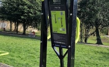 Outdoor multi-gym