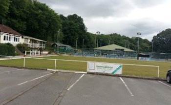 Thongsbridge Tennis & Fitness Club