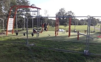 Outdoor gym equipment