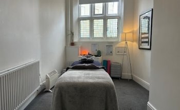 Metta Yoga and Massage Bath