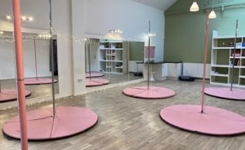 Flaunta Pole Studio