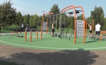 Area d'allenamento all'aperto attrezzata