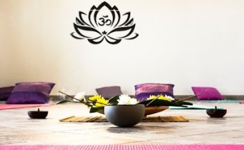 YOGA THEIA asd
