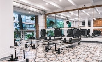 Índigo Studio MX - Pilates Reformer