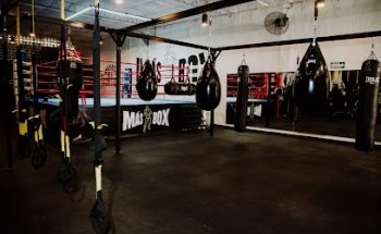 Más Box