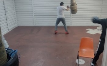 Gimnasio de Box Artes Marciales Mixtas y Kickboxing