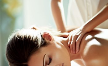 Massage Therapist Victor Manuel
