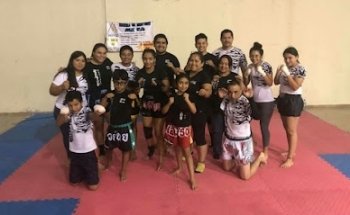 Escuela de Muay Thai & Yoga