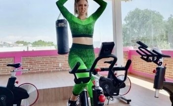Woman Training Studio