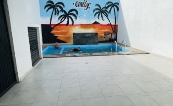 QUINTA EMILY