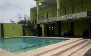 Alberca y Terraza Medusas