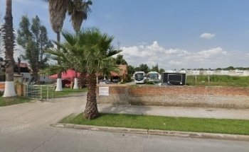 Piscinas y Servicios