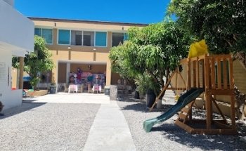 La Loma Terraza Pool Party