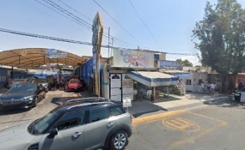Alex Castañeda studio