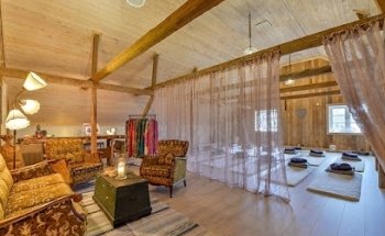 Yoga in barn