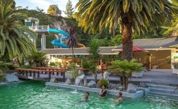 Taupo DeBretts Hot Springs