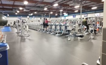 Crunch Fitness - Elk Grove