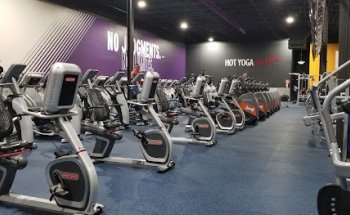 Crunch Fitness - East Colonial
