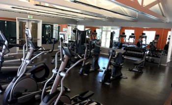 Gym & Racquetball Court - Mission Pointe