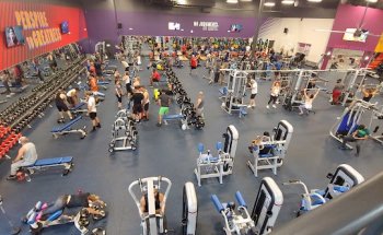 Crunch Fitness - Waterford Lakes
