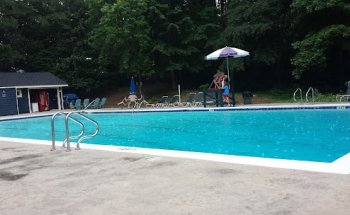 Pines Swim and Racquet Club