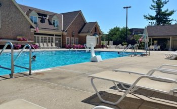 Baybridge Pool & Racquet Club