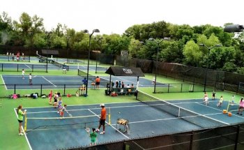 Lakes Tennis Academy