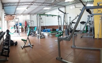 Gimnasio Pumping Iron Juanico